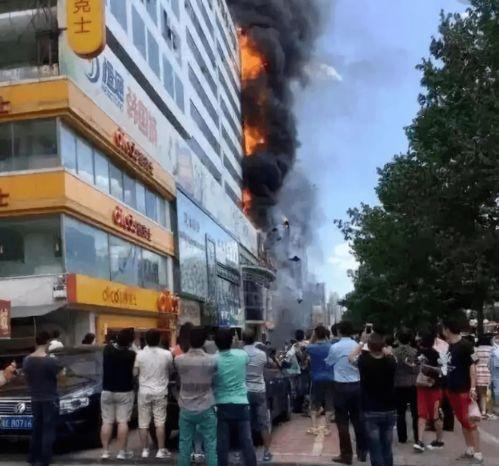 八一广场吃瓜事件,一场网络热议的真相探寻